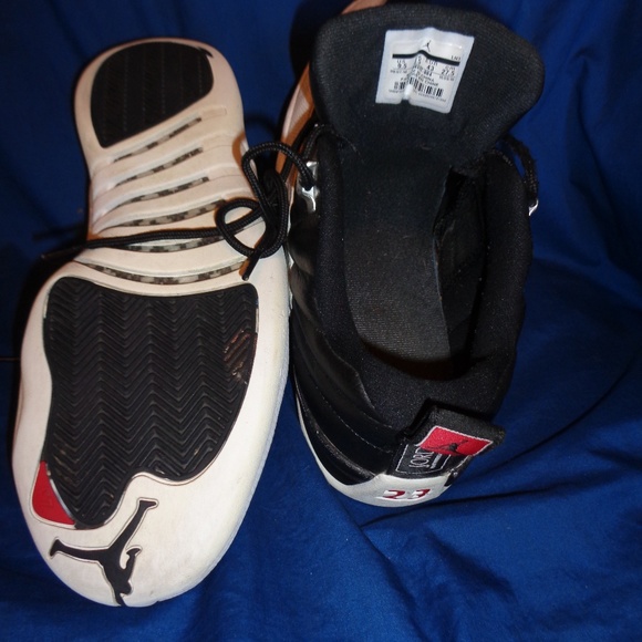 size 9 men's nike air jordan xii shoes